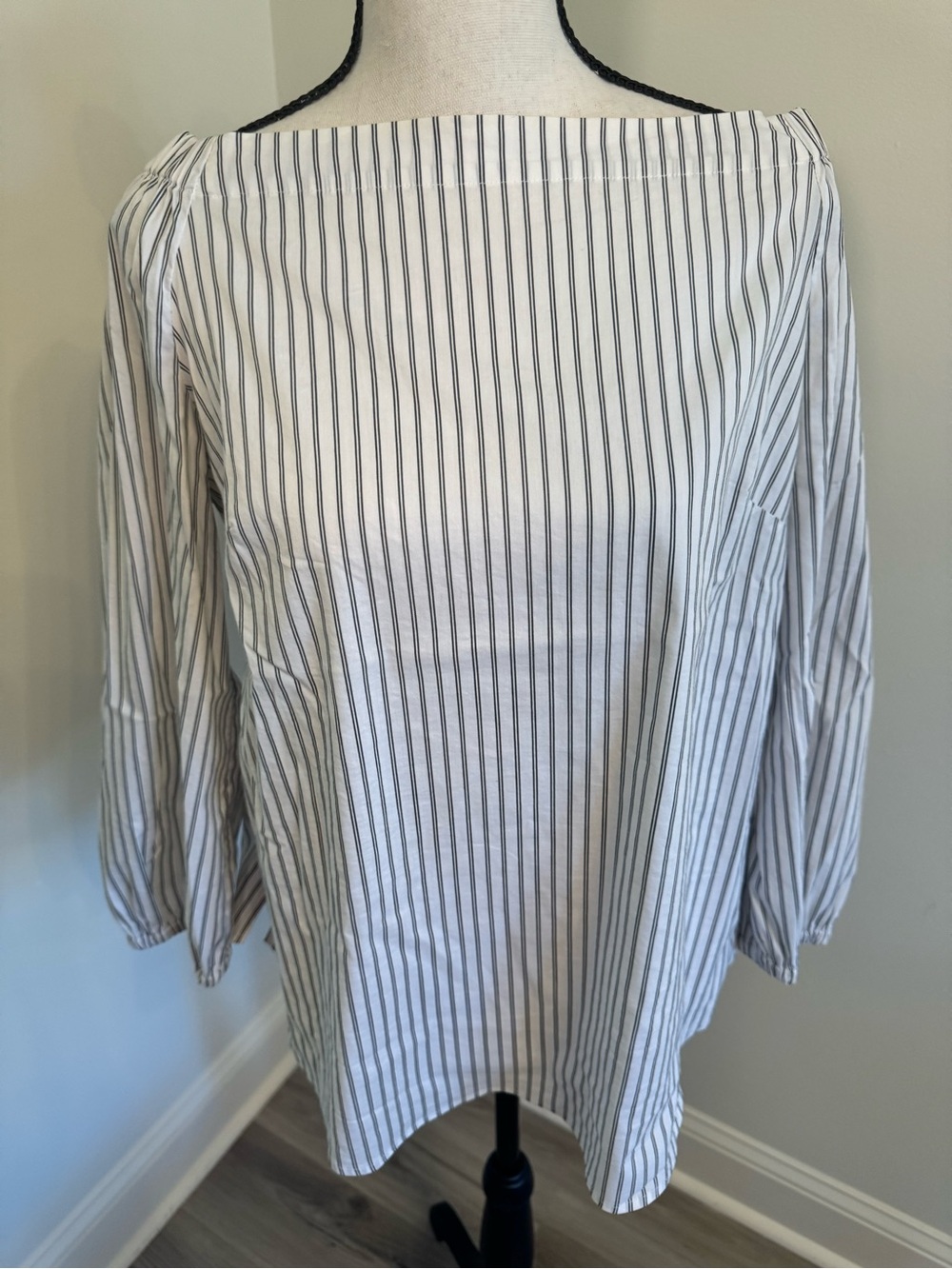 Striped Boatneck Women’s Top in White and Gray